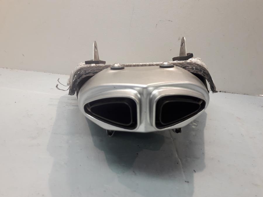 Höger sida på Ljuddämpare från en Kawasaki ZX-6R -2008 motorcykel.