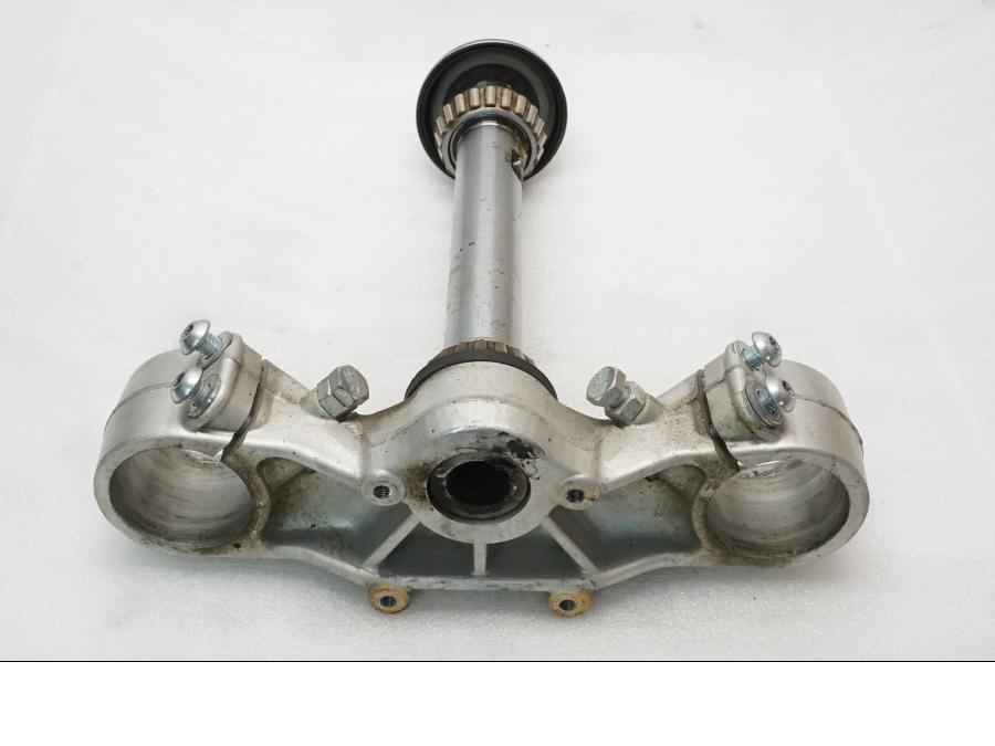 Baksidan på Gaffelkrona från en Yamaha TT 600 R -1997 motorcykel.