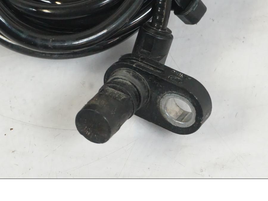 Snett uppifrån på ABS givare från en Husqvarna 701 SUPERMOTO ABS -2016 motorcykel.