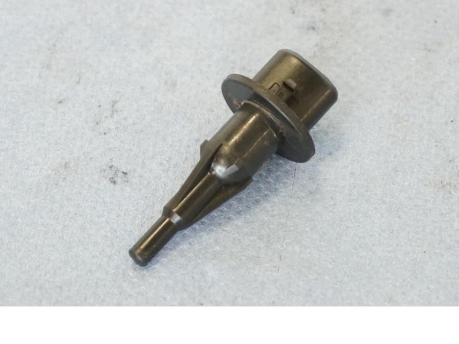 VÀnster sida pÄ Luftburksensor frÄn en Yamaha X-Max 250 -2016 scooter.