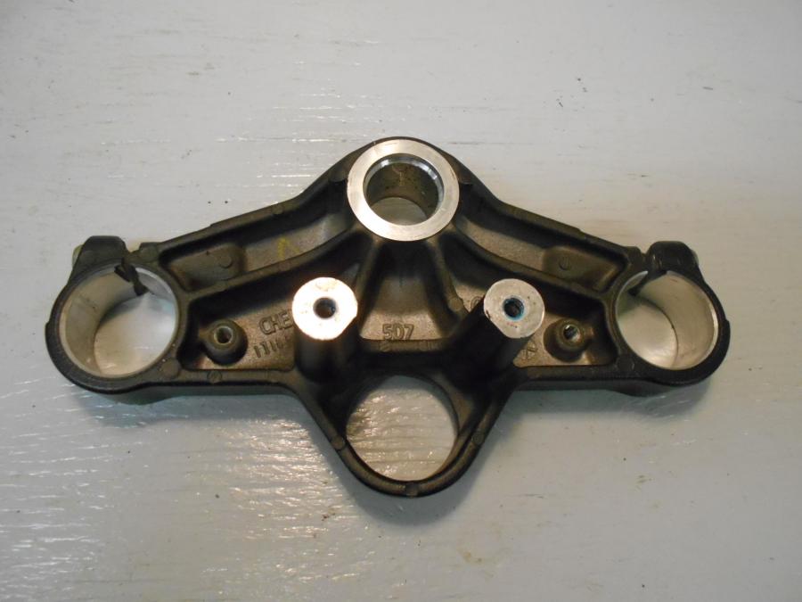 Höger sida på Gaffelkrona från en Yamaha YZF-R 125 -2012 motorcykel.