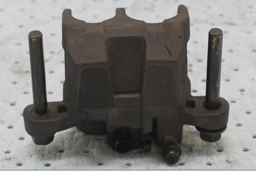 Höger sida på Bromsok från en Yamaha YZF 1000 R1 -2003 motorcykel.