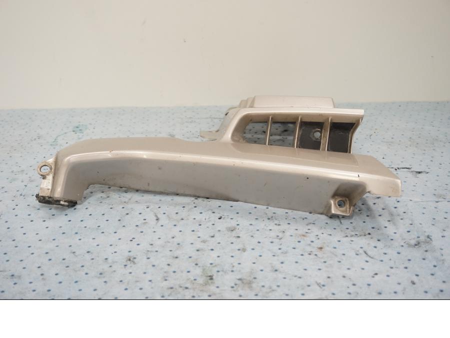 Höger sida på Sidkåpa från en Honda GL 1200 -1987 motorcykel.