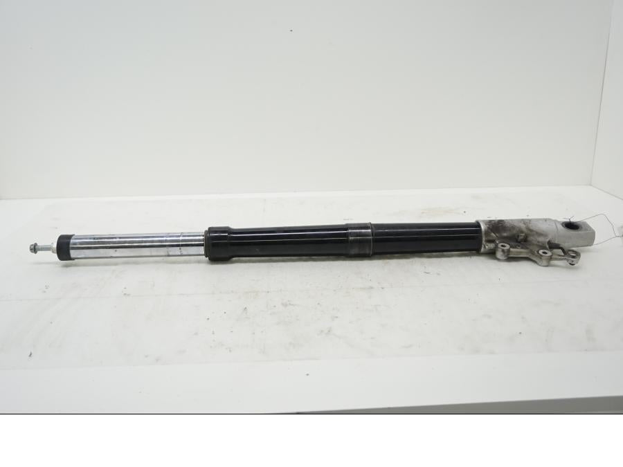 Baksidan på Gaffelben från en BMW R 1200 GSA -2011 motorcykel.