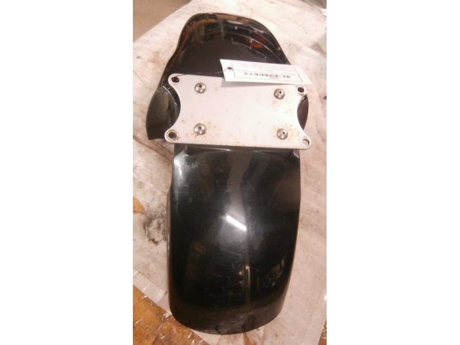 Vänster sida på Framskärm från en Suzuki GSX 750 -1998 motorcykel.