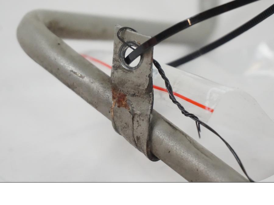 Extrabild2 pÄ Oljerör frÄn en BMW F 650 CS -2002 motorcykel.