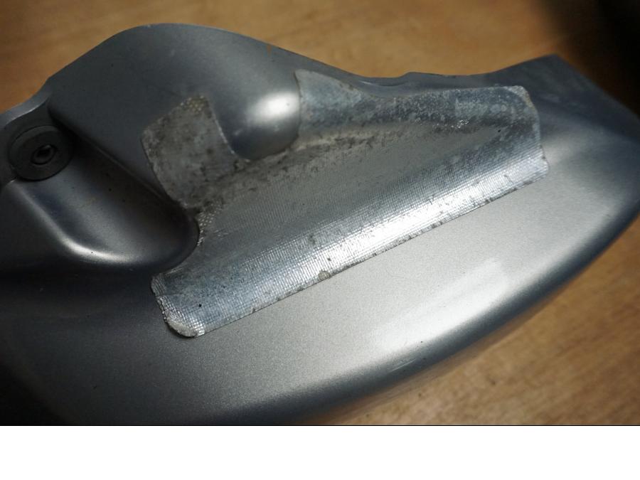 VÀnster sida pÄ Sidopanel frÄn en Suzuki VL 800 -2004 motorcykel.