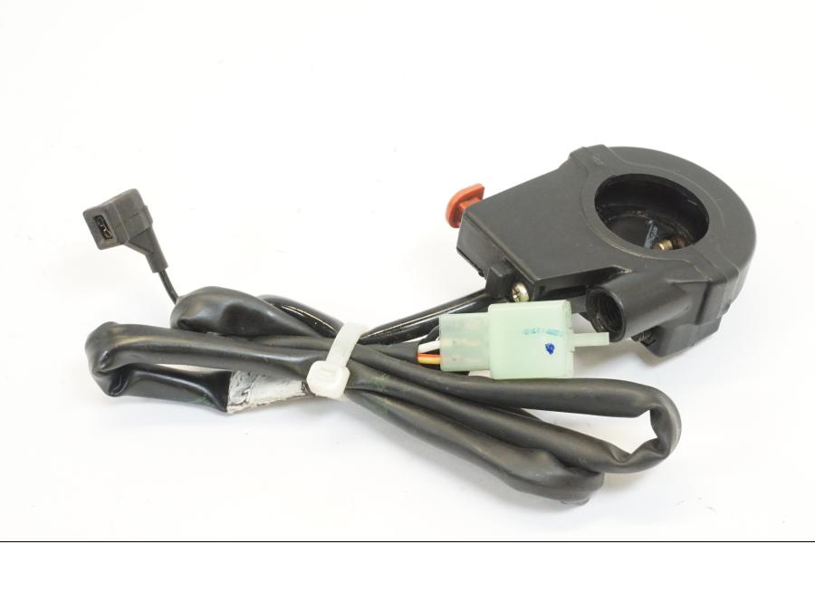 VÀnster sida pÄ Styrelreglage frÄn en Honda CBR 125 R -2004 motorcykel.