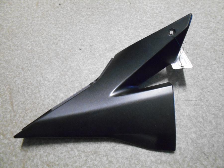 Snett uppifrån på Sidopanel från en Kawasaki ZX-10R -2005 motorcykel.