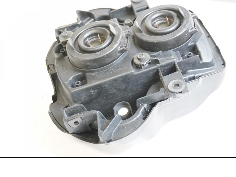 Höger sida på Strålkastare från en Kawasaki Versys 650 -2007 motorcykel.