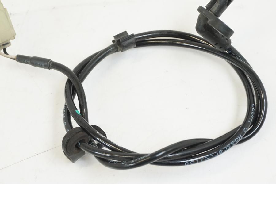 Snett uppifrån på ABS givare från en Triumph Speed Triple -2021 motorcykel.