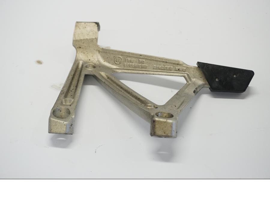 Baksidan pÄ FotpinnefÀste frÄn en BMW R 1250 GS -2019 motorcykel.