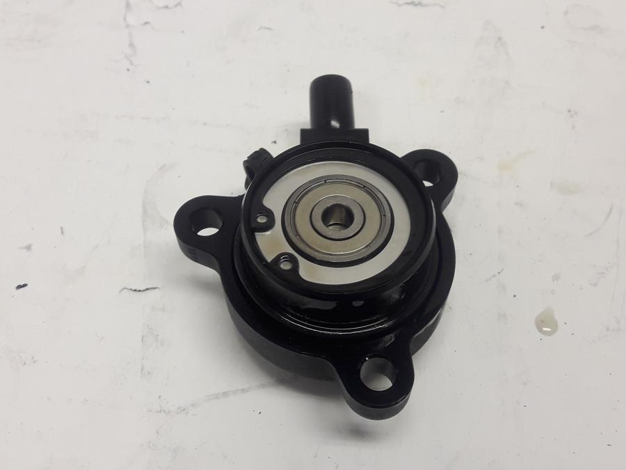 Baksidan på Kopplingslavcylinder från en BMW R 1250 RS -2020 motorcykel.