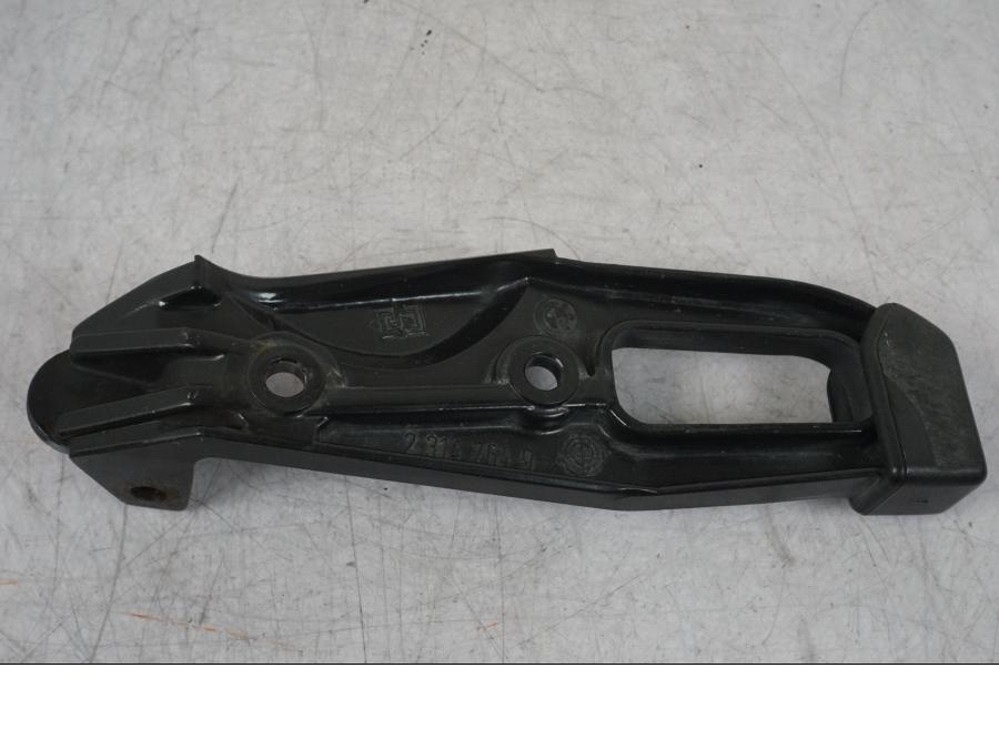 VÀnster sida pÄ FotpinnefÀste frÄn en BMW R 1100 GS -1998 motorcykel.