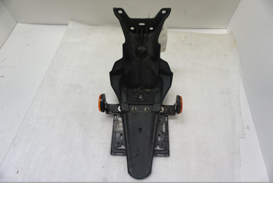 Snett uppifrån på Bakskärm från en Suzuki SV 650 -2016 motorcykel.