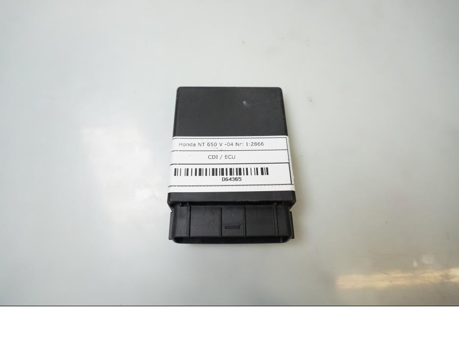Baksidan på CDI / ECU från en Honda NT 650 V -2004 motorcykel.