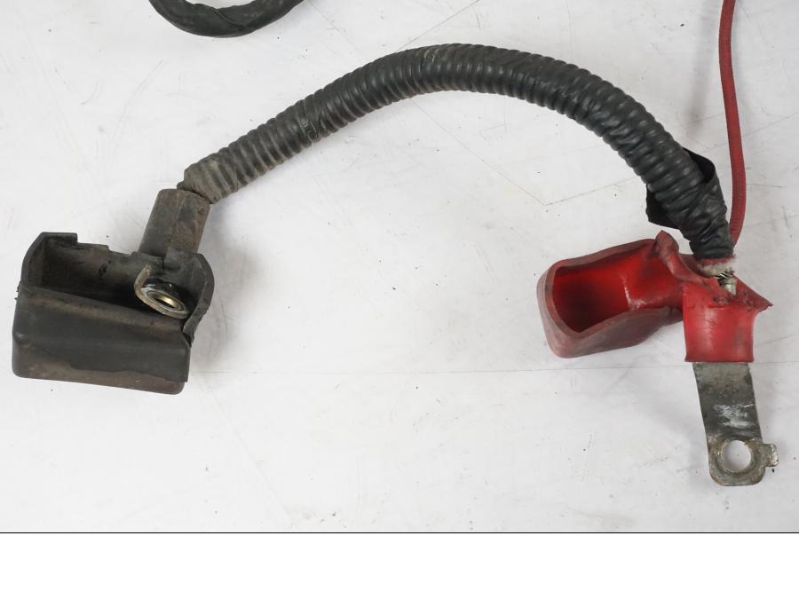 Snett nerifrån på Kabelstam från en Suzuki GSX 550 EF -1985 motorcykel.