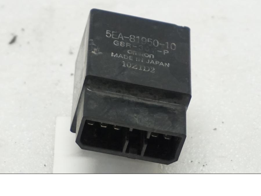 Framsidan på Relä från en Yamaha TDM 900 -2002 motorcykel.