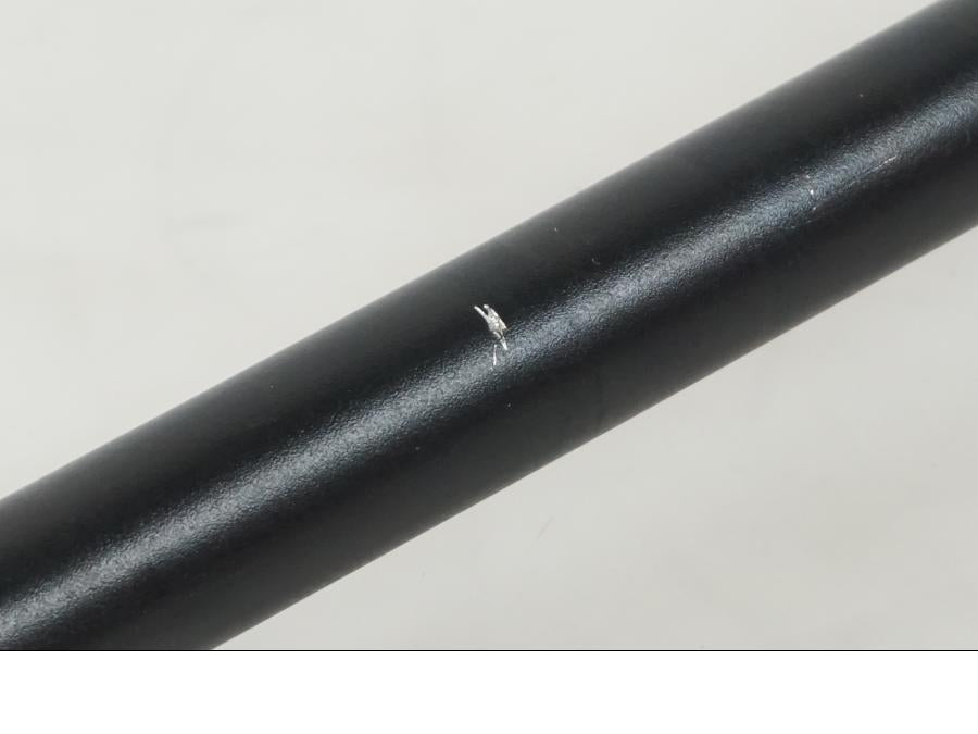 Vänster sida på Styre från en KTM 690 SMCR -2019 motorcykel.