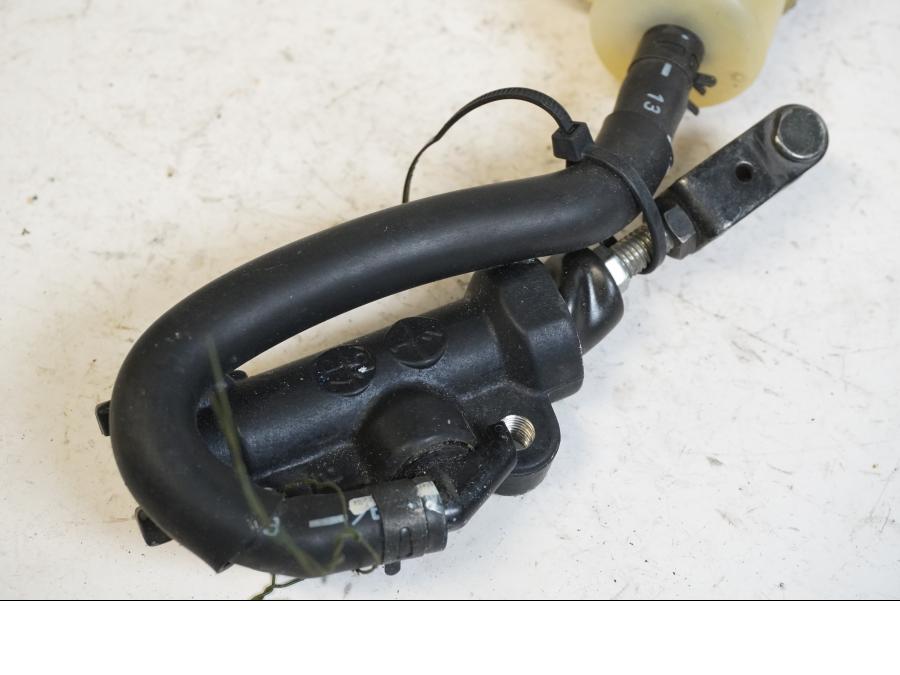Vänster sida på Bromshuvudcylinder från en Yamaha FZ-6 -2008 motorcykel.