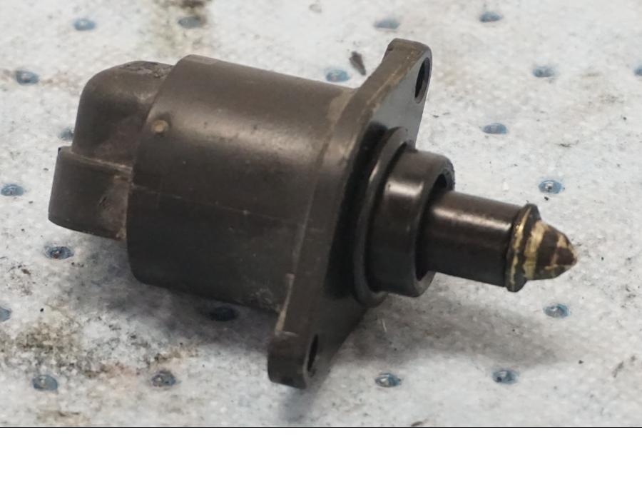 Framsidan på Tomgångsventil från en BMW F 650 GS -2001 motorcykel.