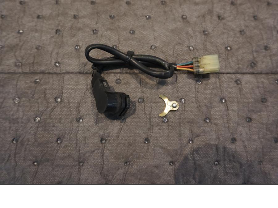 Framsidan på TPS från en Honda CBR 900 RR -1999 motorcykel.