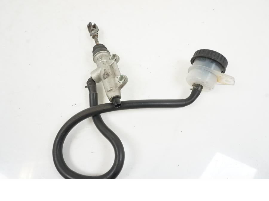 Höger sida på Bromshuvudcylinder från en Yamaha BT 1100 -2003 motorcykel.