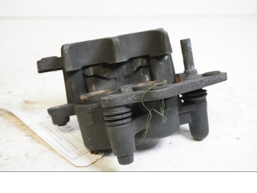 Höger sida på Bromsok från en Suzuki SV 650 -2006 motorcykel.