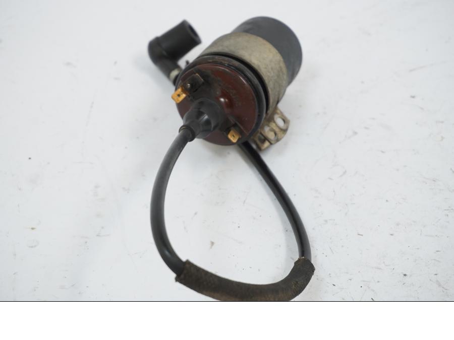 Vänster sida på Tändspole från en BMW R 60 -1971 motorcykel.