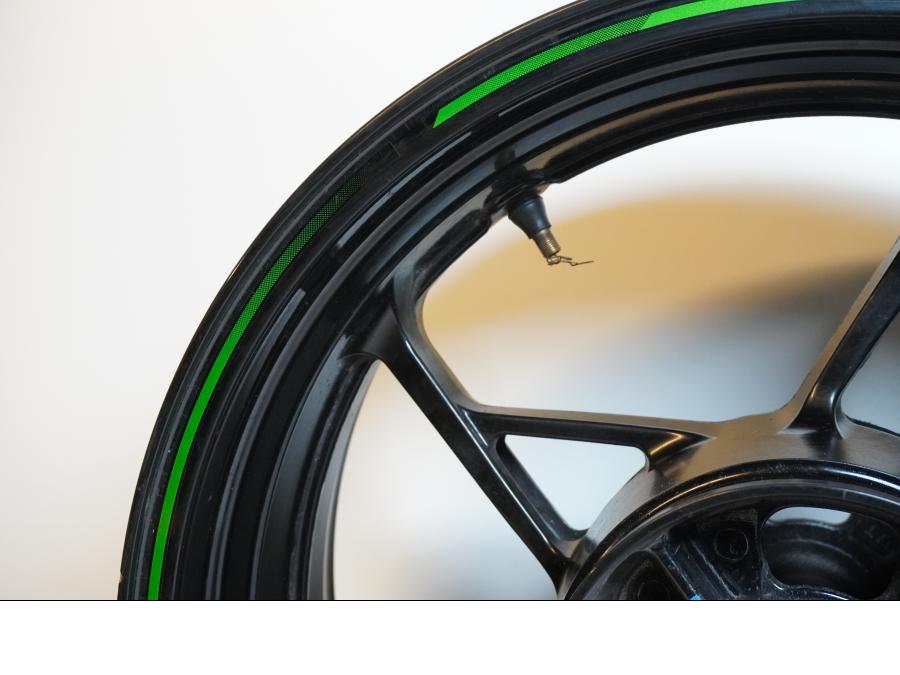 Extrabild6 på Fälg från en Kawasaki Z 900 -2017 motorcykel.