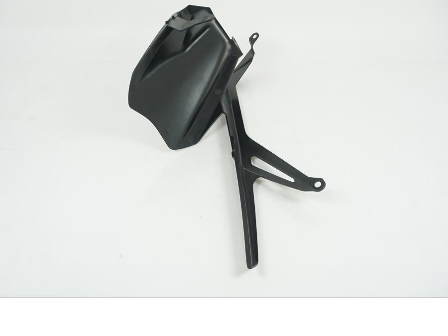 Vänster sida på Svingskärm från en Yamaha MT-09 Tracer -2021 motorcykel.