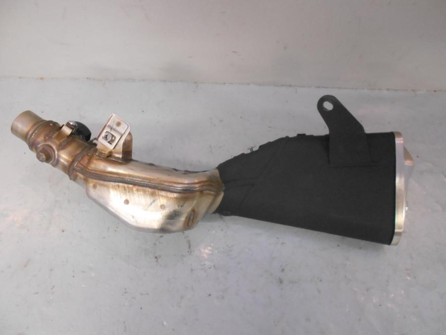 Höger sida på Ljuddämpare från en Kawasaki Z 800 -2016 motorcykel.