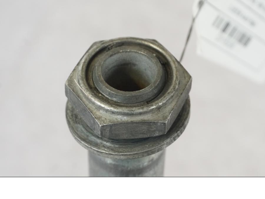 Höger sida på Axel från en Suzuki GSX 1300 RX -1999 motorcykel.