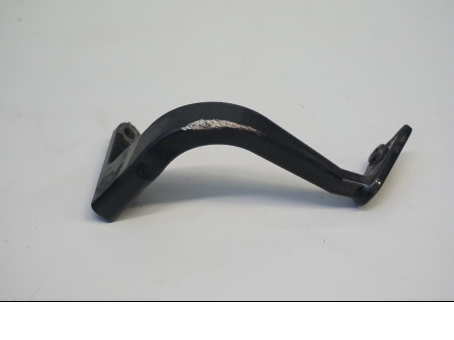 Vänster sida på Fotplattefäste från en H-D Touring Road King Classic FLHRCI -2008 motorcykel.