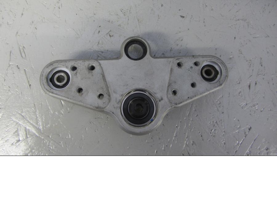 Framsidan på Gaffelkrona från en BMW R 1150 RT -2003 motorcykel.