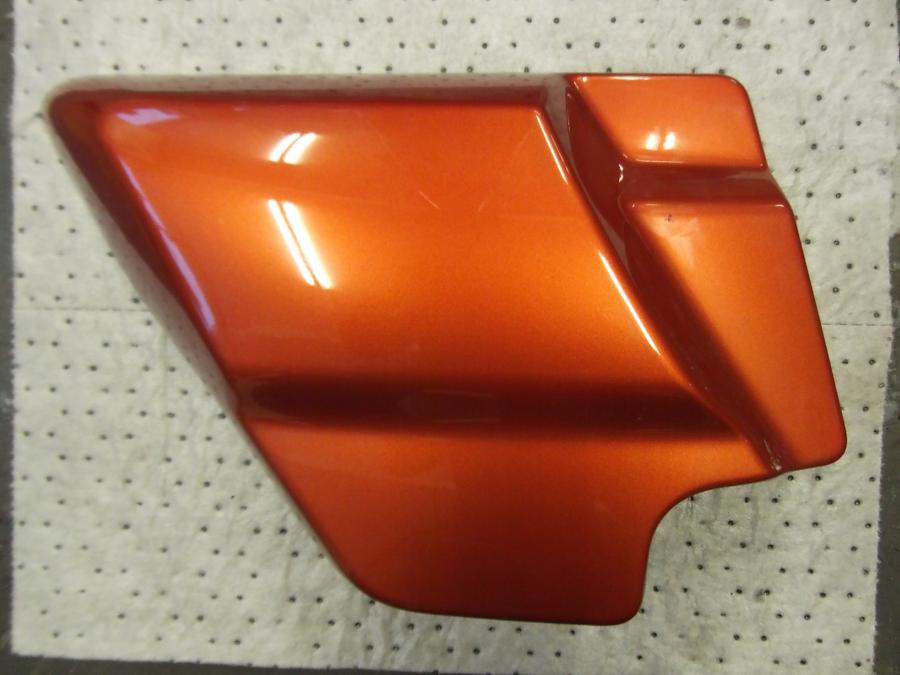 Framsidan på Sidopanel från en H-D Street Glide FLHX -2011 motorcykel.