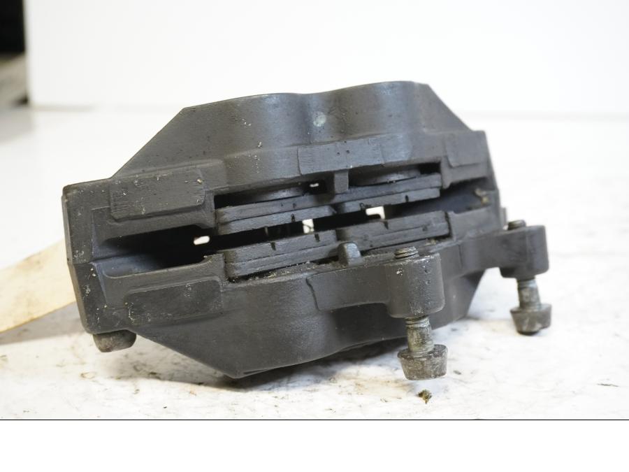 Höger sida på Bromsok från en BMW R 1100 S -2001 motorcykel.