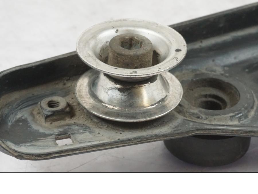 Höger sida på Ljuddämparfäste från en BMW K 1100 LT -1999 motorcykel.