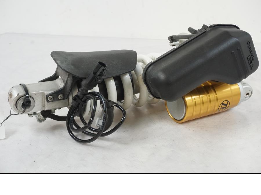 Baksidan på Stötdämpare ESA från en BMW R 1250 GS -2021 motorcykel.