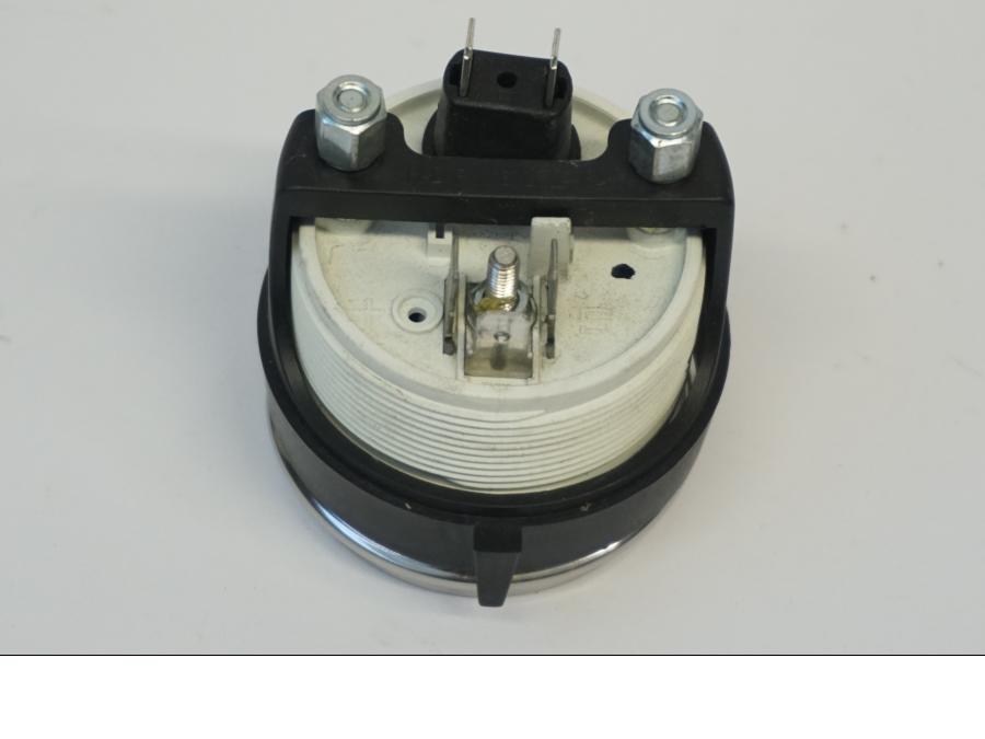 Baksidan på Oljetrycksmätare från en H-D Street Glide FLHX -2013 motorcykel.