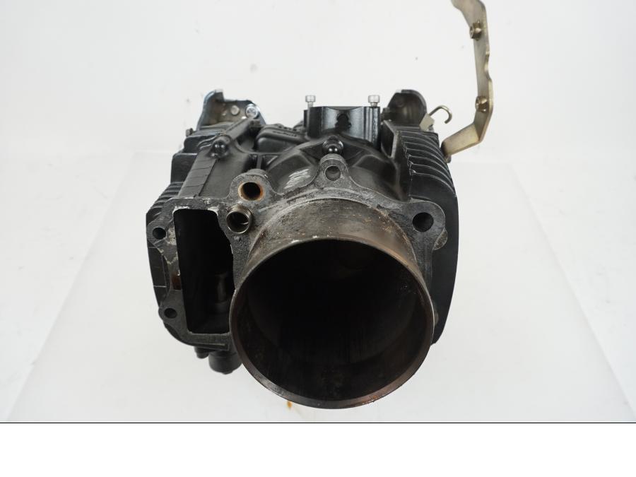 Extrabild2 pÄ Cylinder frÄn en Kawasaki VN 1600 Mean Streak -2004 motorcykel.