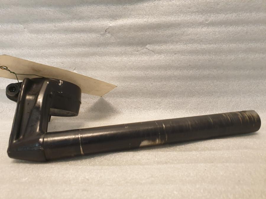 Höger sida på Styre från en Honda CBR 900 RR -2003 motorcykel.