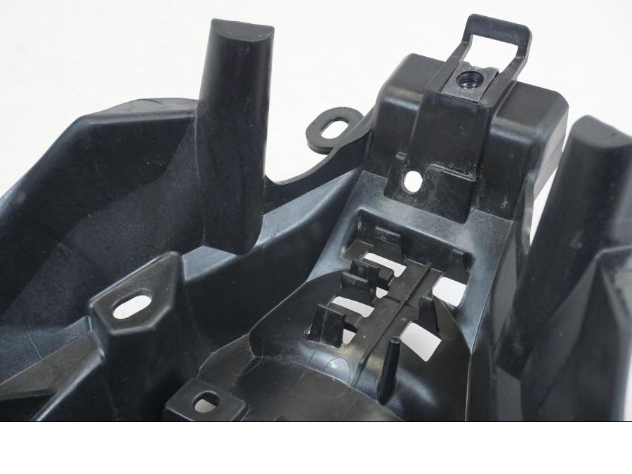 Extrabild6 på Strålkastarfäste från en Yamaha MT-09 -2021 motorcykel.