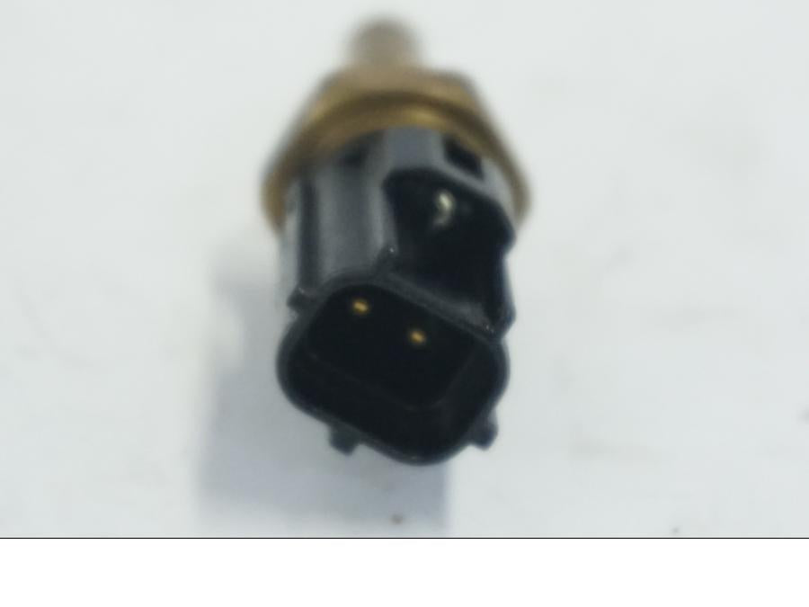 Baksidan på Luftburksensor från en Suzuki DL 1000 -2003 motorcykel.