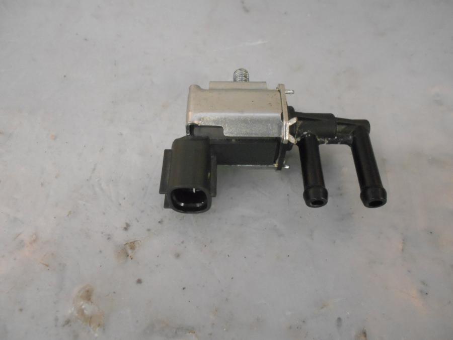 Framsidan på Solenoid från en Kawasaki Z 1000 -2019 motorcykel.