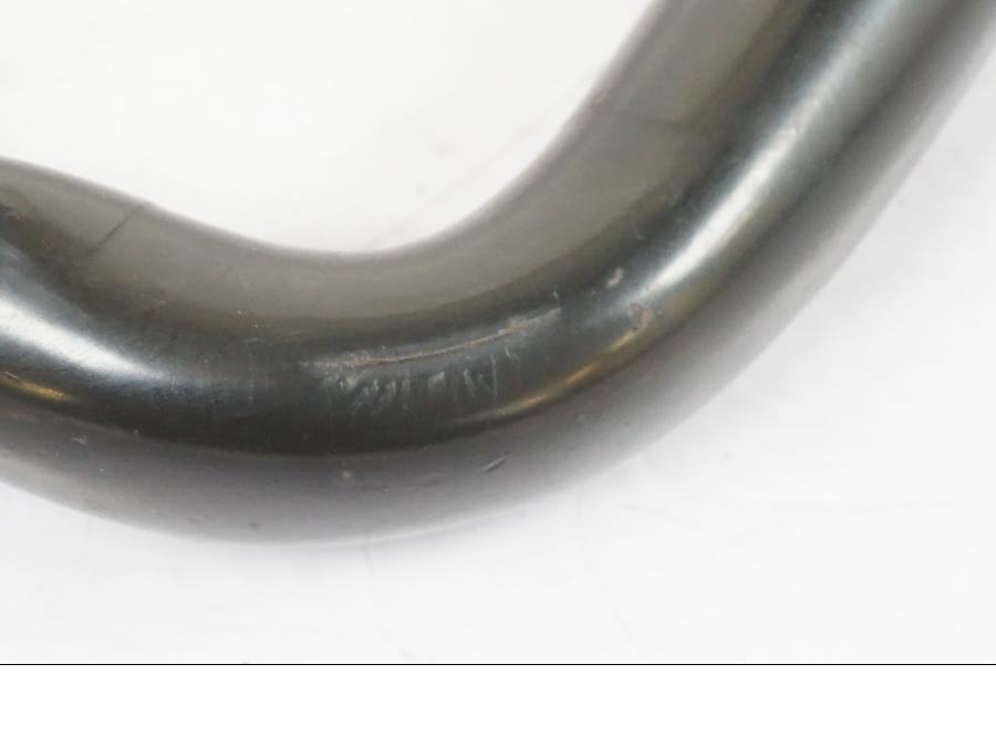 Vänster sida på Motorskyddsbåge från en Honda NT 650 V -2002 motorcykel.