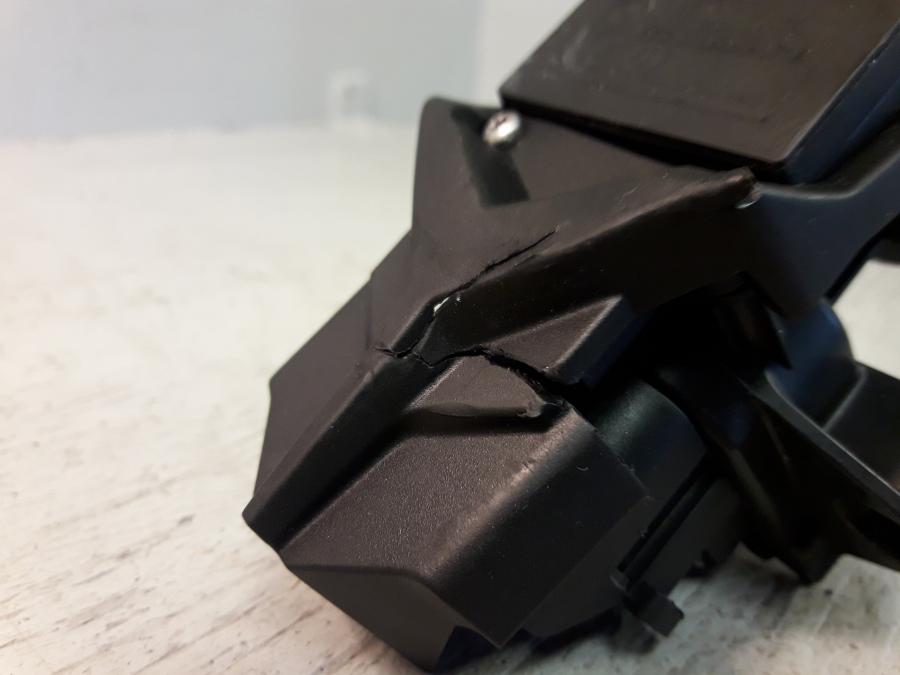 Baksidan på Låssats från en BMW K 1200 S -2008 motorcykel.