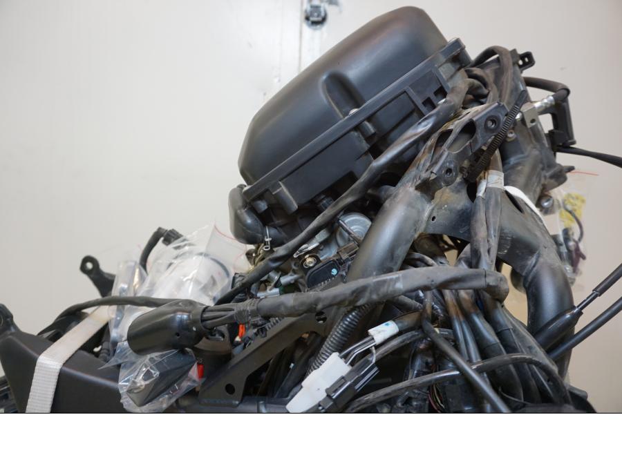 Vänster sida på Motorpaket från en Yamaha XT 1200 A -2010 motorcykel.