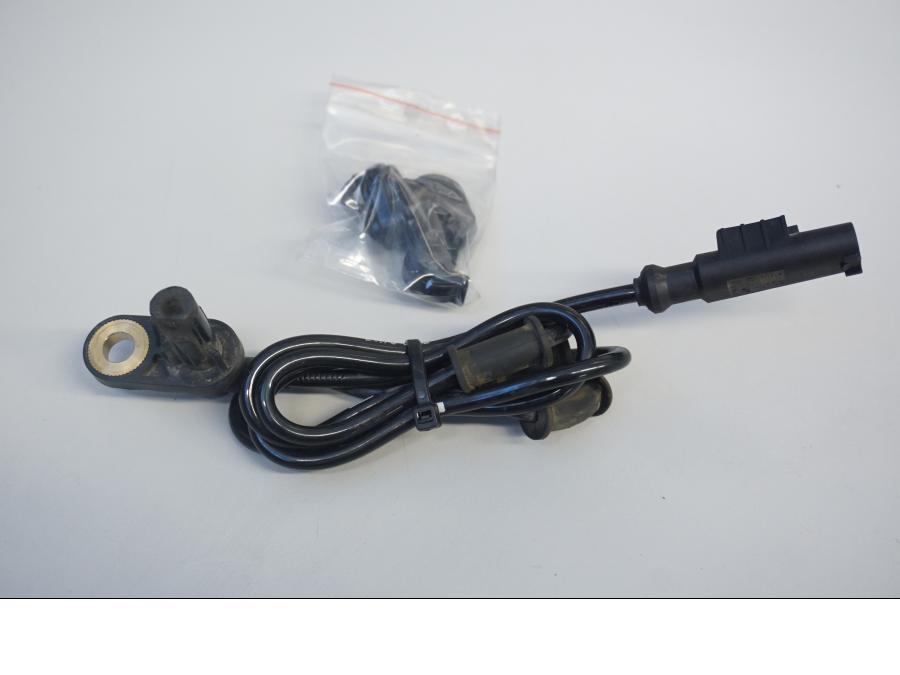 Framsidan på ABS givare från en Kawasaki Versys 1000 -2015 motorcykel.