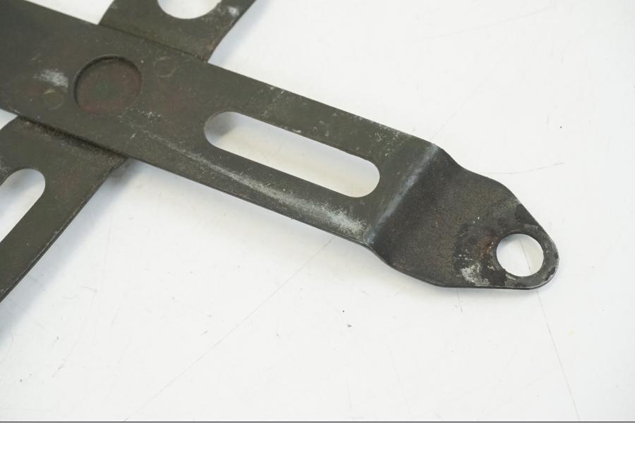 Extrabild2 på Batterihållare från en Honda CB 750 -2002 motorcykel.